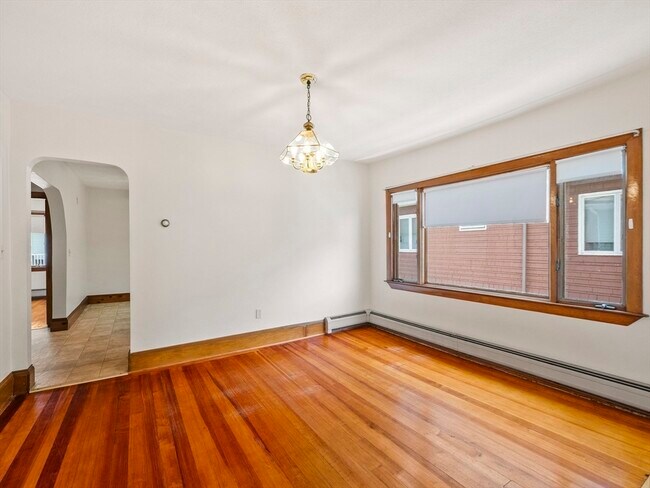 Building Photo - 37 Wright Ave