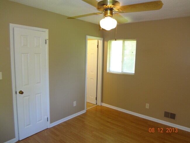 Building Photo - 152 Kendrick Ct