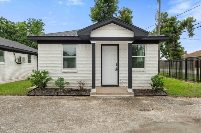 Building Photo - 4120 Linn St