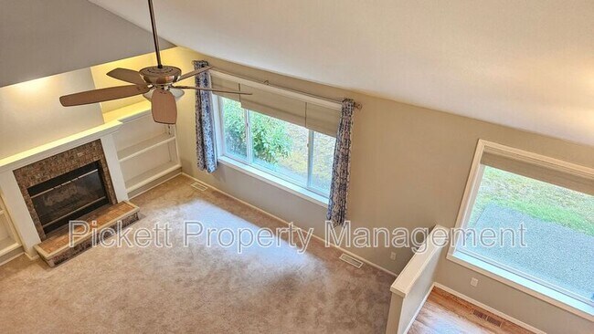 Building Photo - 6559 Gleneagle Ave SW