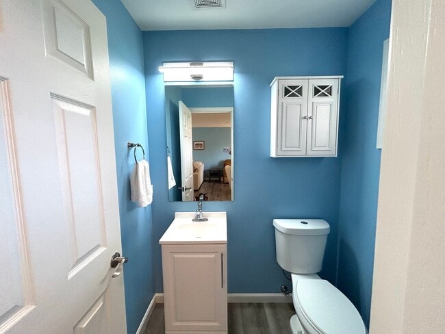 Building Photo - Updated 2 bedroom + loft, 2.5 bath DuPont Home
