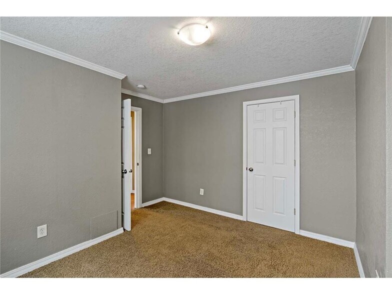 Building Photo - 3120 Hennepin Ave