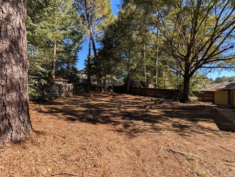 Building Photo - 45 Honeysuckle Ct