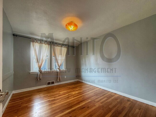 Building Photo - 1624 S Grand Blvd