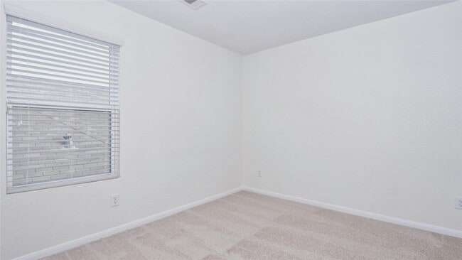 Building Photo - 3318 Madison Elm St