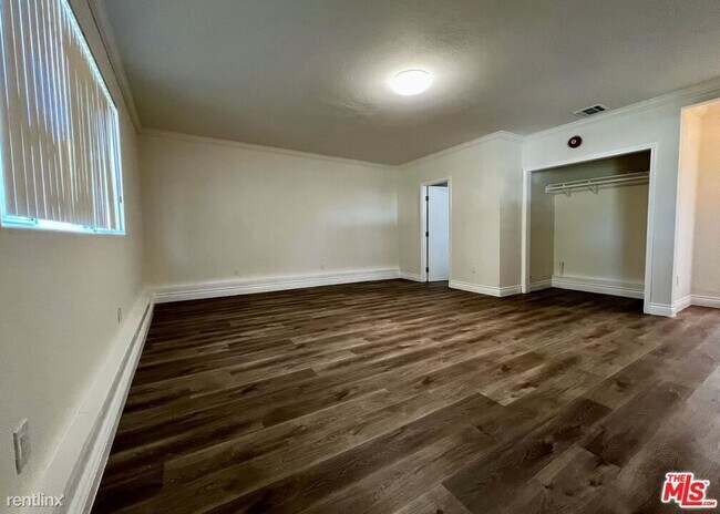 Building Photo - 5 br, 3 bath House - 13766 Paddock St