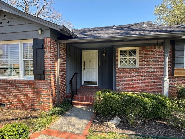 Building Photo - 1505 S Mt Olive St