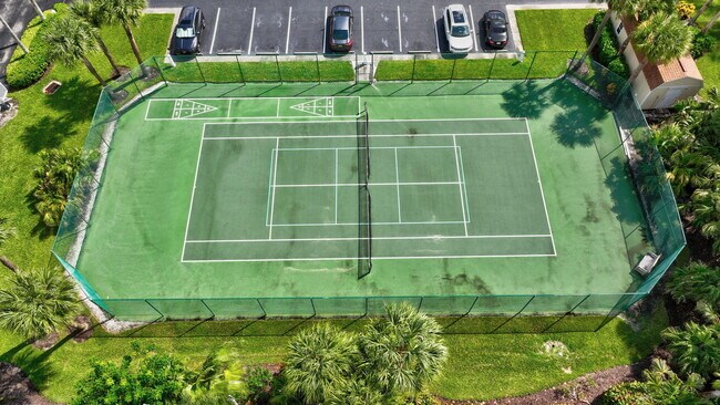 Building Photo - 3870 N Hwy A1A