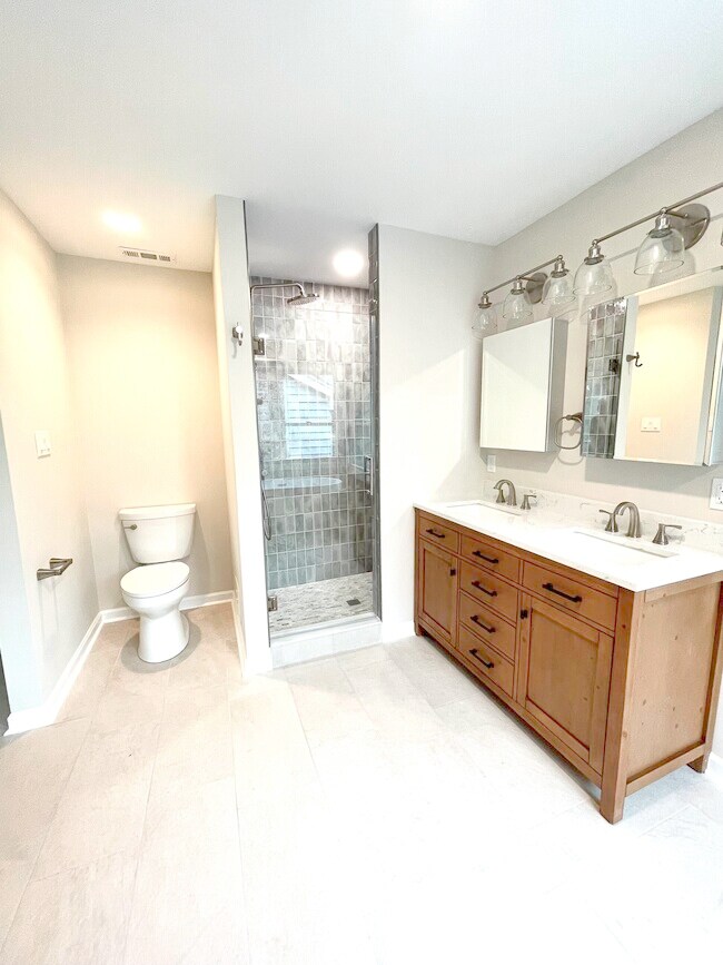 Building Photo - 5 Spring House Rd