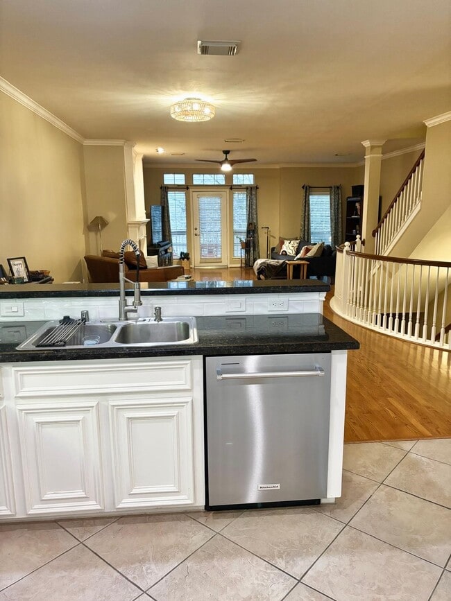 Building Photo - 1310 W Webster St