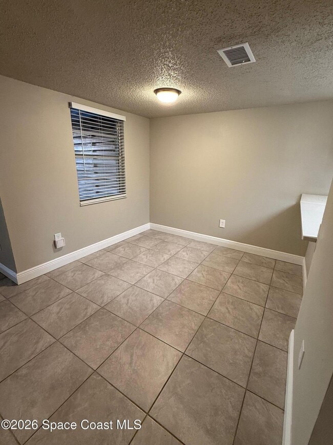 Building Photo - 1425 Croftwood Dr