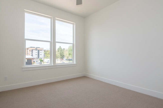 Building Photo - 478 E Violets Cv Ln