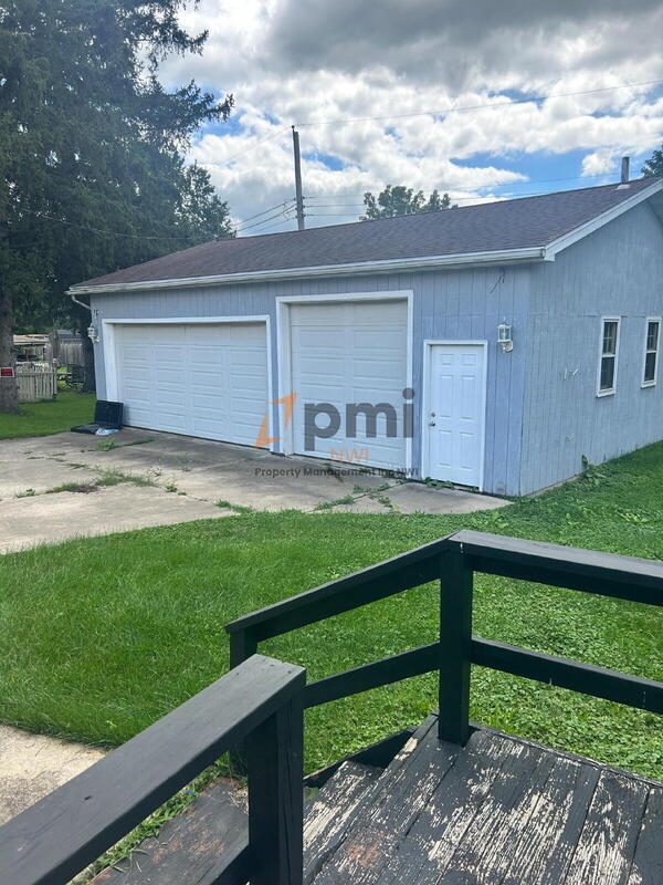 Building Photo - 1607 E 73rd Ave