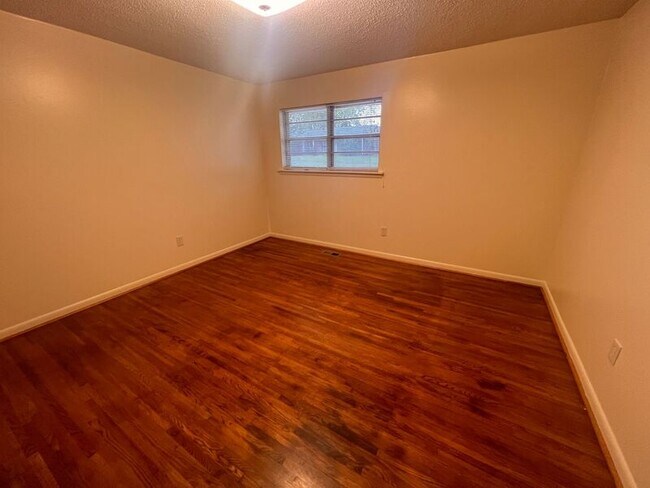 Building Photo - 6709 Sandpiper Dr