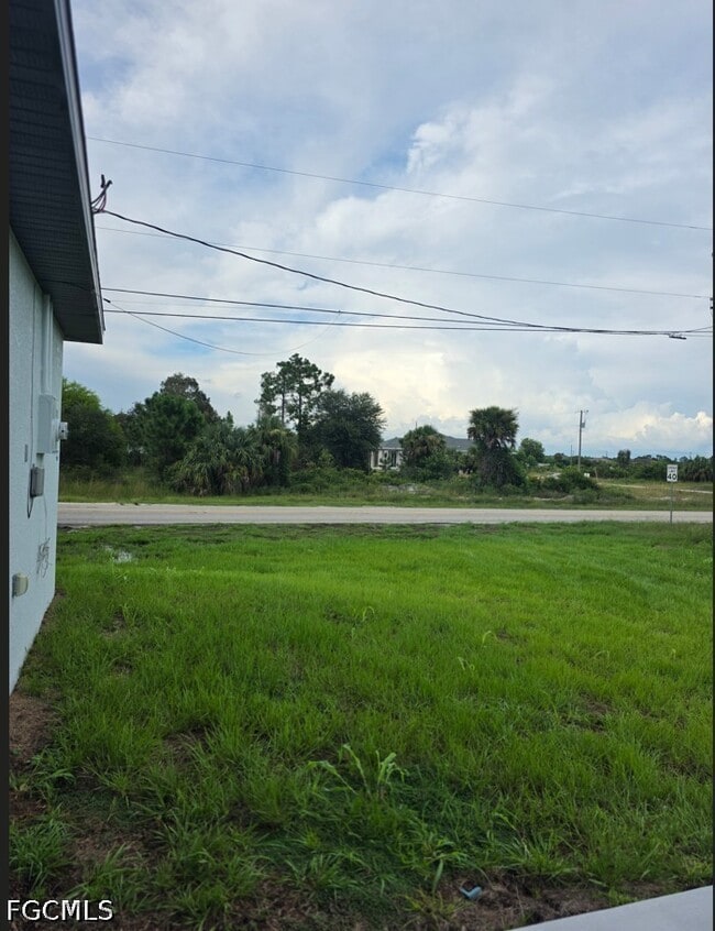 Building Photo - 821 Bell Blvd