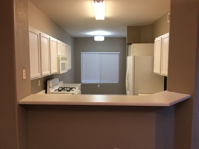 Building Photo - 2001 Quartz Cliff St