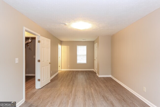 Building Photo - 991 Alford Ct