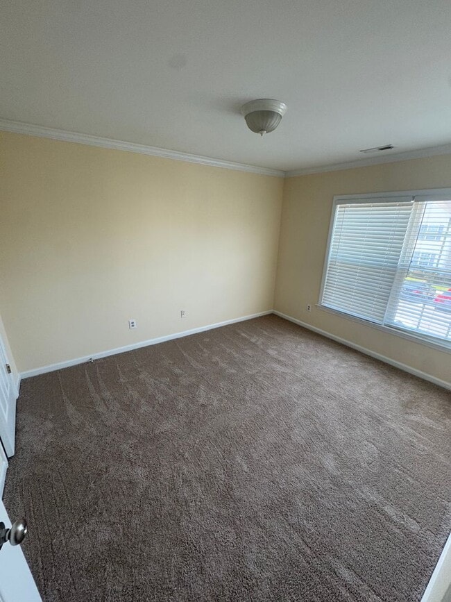 Building Photo - Lovely 3br 2.5ba TH in Raleigh! Available ...