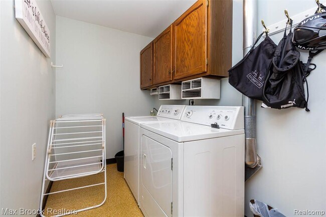 Building Photo - 1860 Christy Ct