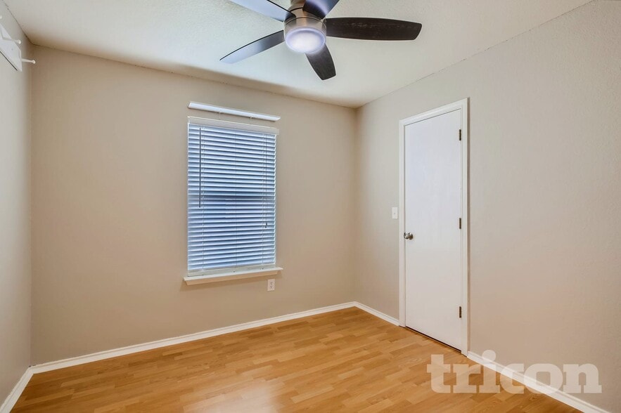 Building Photo - 9227 Dublin Heights