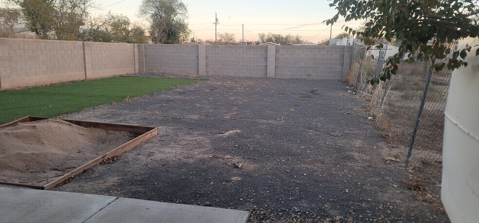 Building Photo - 221 Veranda Rd NW