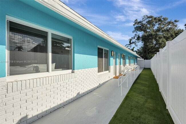 Building Photo - 1319 SW 30th St