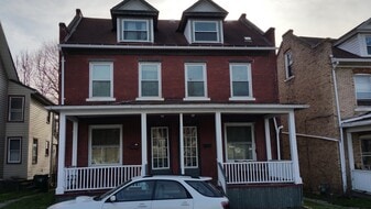 Building Photo - 253 N Spring St