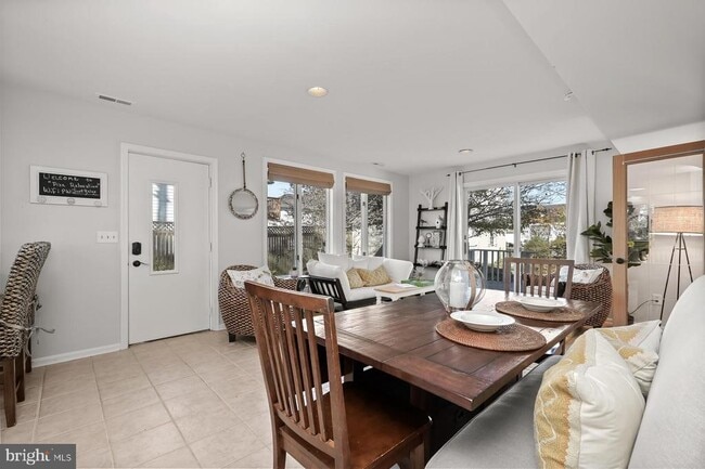 Building Photo - 4706 Frederick Ave