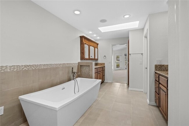 Building Photo - 9 W Augusta Ct