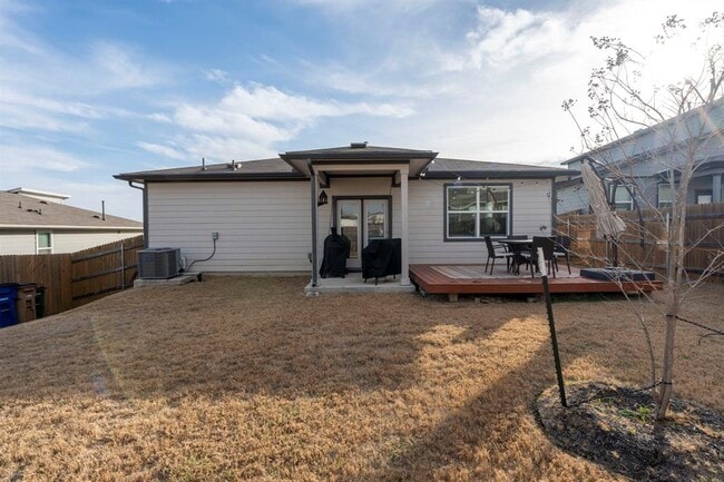 Building Photo - 3204 Egan Dr