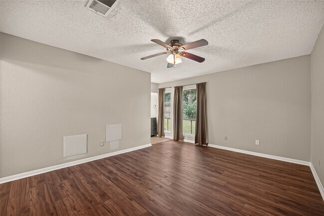 Building Photo - 16451 Cavendish Dr