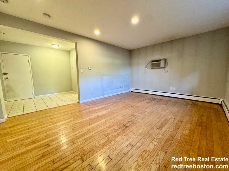 Building Photo - 412 Langley Rd