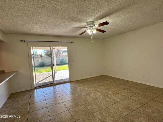 Building Photo - 2535 E Maryland Dr