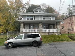 Building Photo - 2710 Woodlawn St