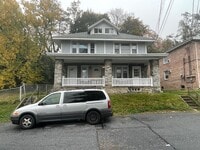 Building Photo - 2710 Woodlawn St