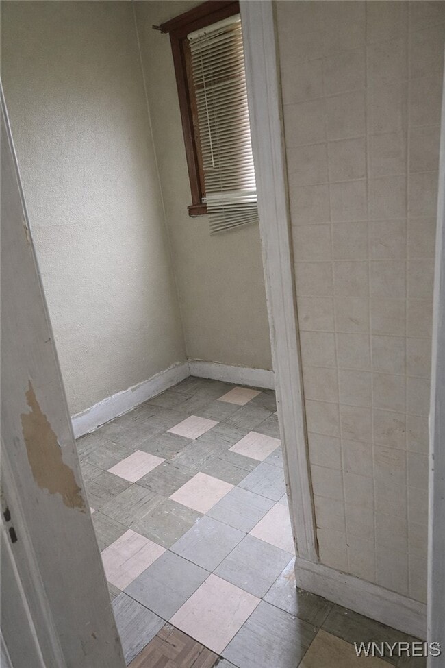 Building Photo - 35 Shepard St