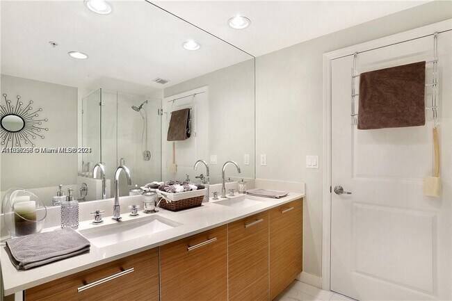 Building Photo - 480 Hibiscus St