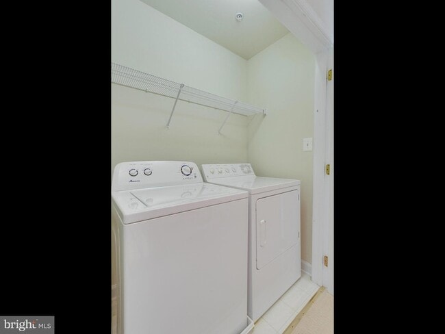 Building Photo - 8870 Ashgrove House Ln
