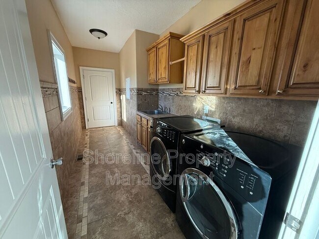 Building Photo - 18165 N Midland Blvd