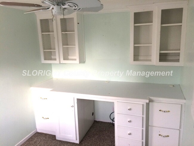 Building Photo - AVAILABLE FEBRUARY- Lower Level Duplex - 1 Bedroom + Den