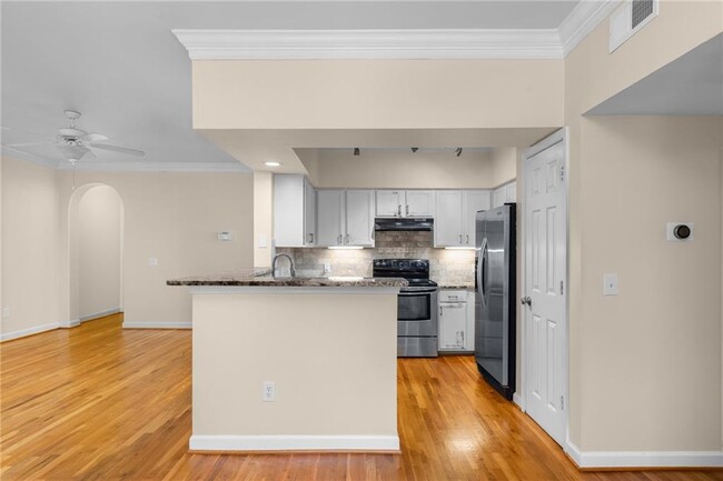 Building Photo - 3777 Peachtree Rd NE