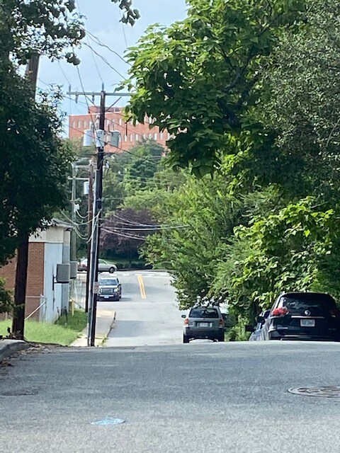 Building Photo - 761 King St