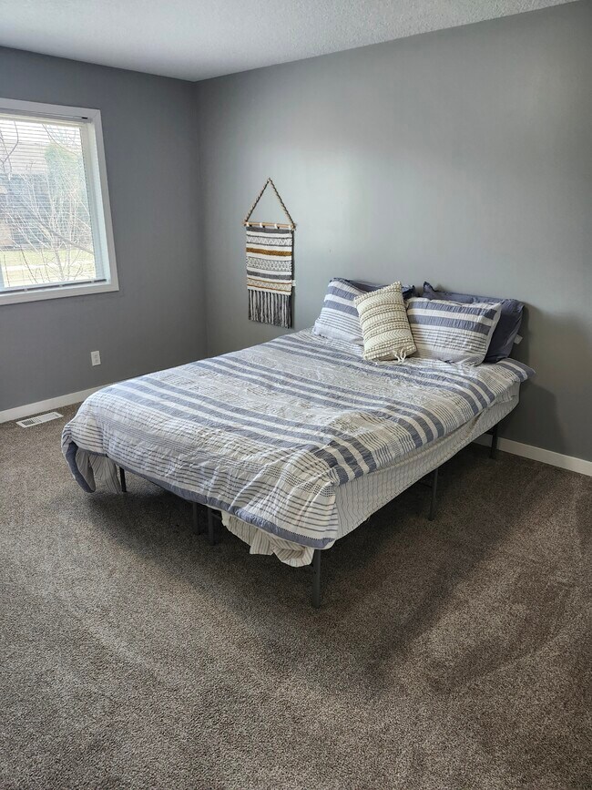 Building Photo - 7211 Camden Ave N