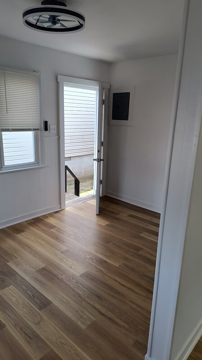 13 S Washington Ave 13 S Washington Ave Margate City NJ 08402