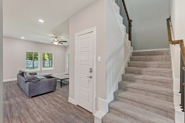 Building Photo - 17104 Coneflower Pl