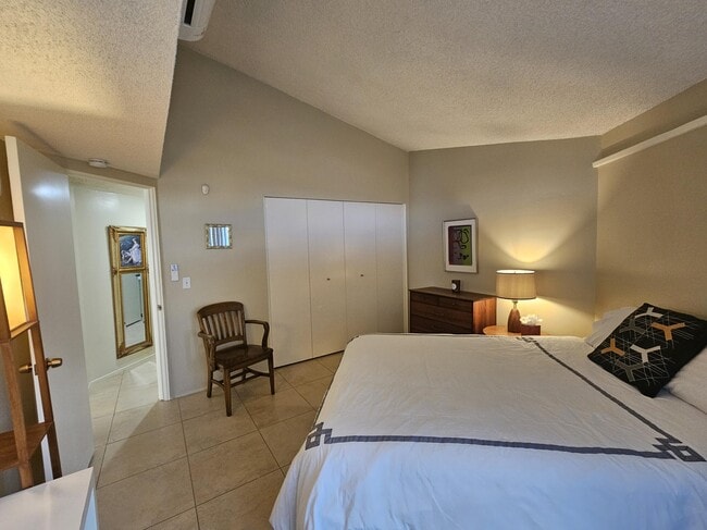 Building Photo - 37800 Da Vall Dr