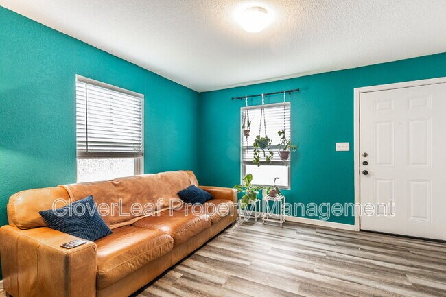 Building Photo - 2735 Pecan Valley Dr