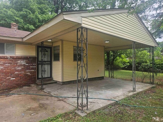 Building Photo - 1725 Claire Dr