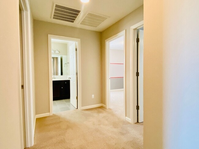 Building Photo - $2,395 Ashlan & Leonard, Beautiful 3 Bedroom - Buckingham Ave, Clovis