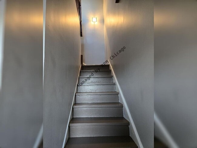 Building Photo - 530 E 45th St